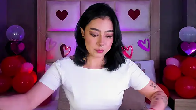 TaniaRedd  online show from 02.14.26