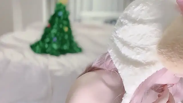 Snapshot of fayebabe chatting on 12.17.25 fayebabe online show from 12.17.25