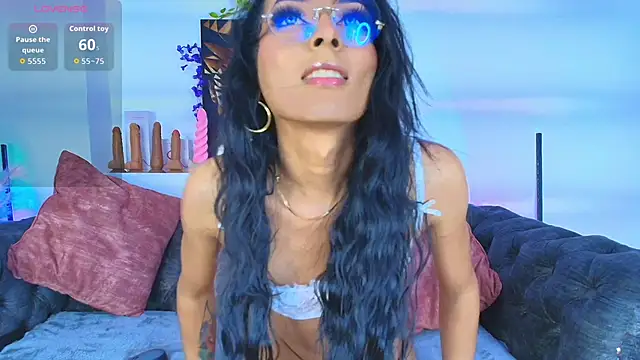 megan luxe  online show from 12.05.25