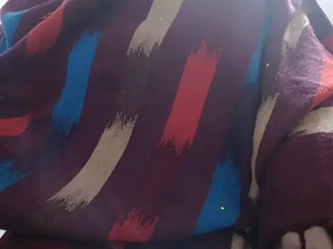 Snapshot of KhubsuratHaasina chatting on 12.17.25 KhubsuratHaasina online show from 12.17.25