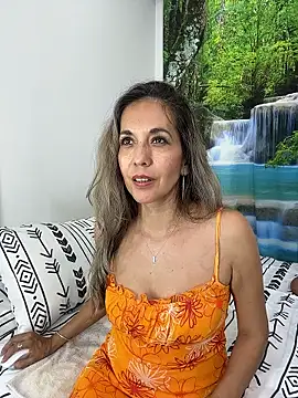 Snapshot of sandrafarrely chatting on 01.16.26 sandrafarrely online show from 01.16.26