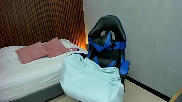 madison saenzz online show from 02.18.26