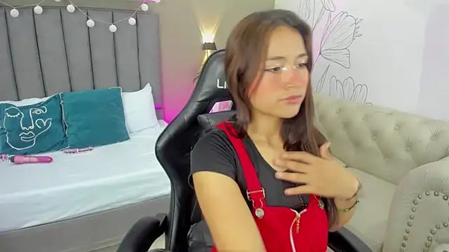 madison saenzz online show from 04.07.26