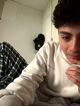 Snapshot of hungspanishtwink chatting on 01.07.26 hungspanishtwink online show from 01.07.26