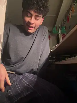 Snapshot of hungspanishtwink chatting on 01.15.26 hungspanishtwink online show from 01.15.26