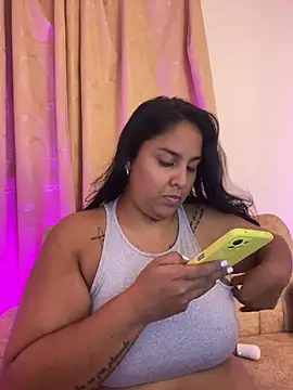 Snapshot of YenthCorona chatting on 05.19.26 YenthCorona online show from 05.19.26
