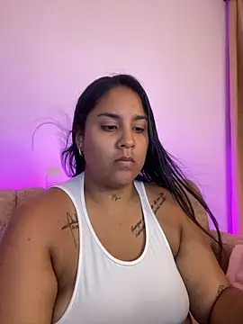 Snapshot of YenthCorona chatting on 05.25.26 YenthCorona online show from 05.25.26