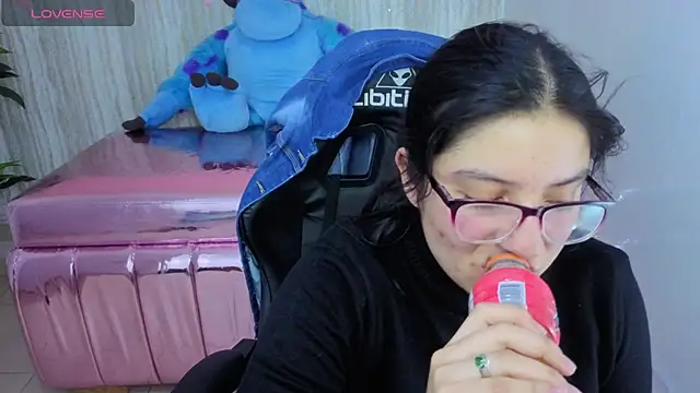 eva smit t online show from 03.17.26