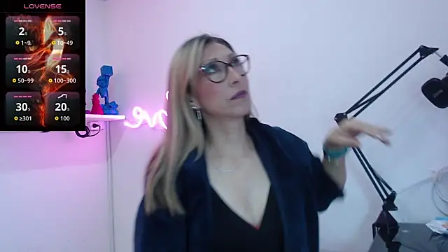 Snapshot of Scarlett_079 chatting on 01.13.26 Scarlett 079 online show from 01.13.26