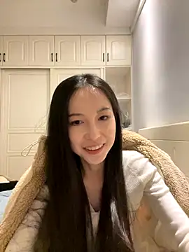 Snapshot of DD-52 chatting on 12.04.25 DD-52 online show from 12.04.25