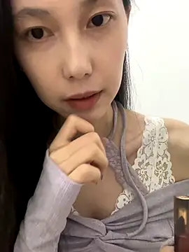 Snapshot of DD-52 chatting on 12.18.25 DD-52 online show from 12.18.25