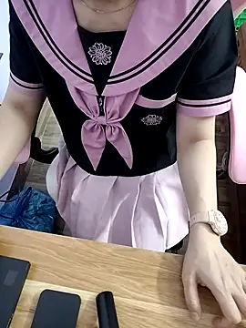 Snapshot of _MyNa_ chatting on 12.19.25 MyNa online show from 12.19.25