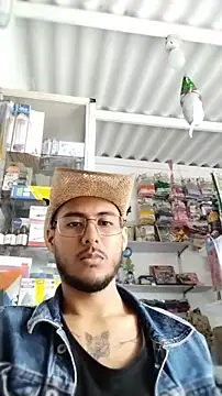 Snapshot of xElXan chatting on 12.22.25 xElXan online show from 12.22.25