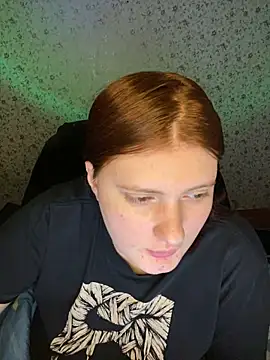 Snapshot of NicollVeys chatting on 03.02.26 NicollVeys online show from 03.02.26