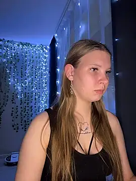 nelli lux  online show from 01.12.26