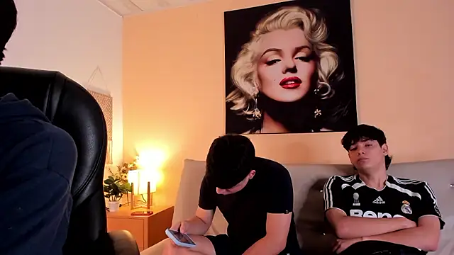 HotThreesoome online show from 03.24.26