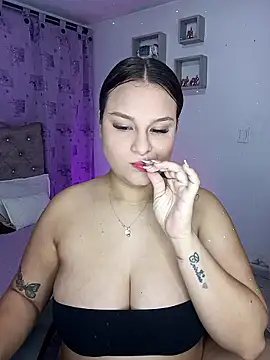 Snapshot of Valeriaa_21 chatting on 01.08.26 Valeriaa 21 online show from 01.08.26