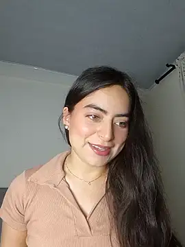 Snapshot of saasha_Petit chatting on 02.28.26 saasha Petit online show from 02.28.26