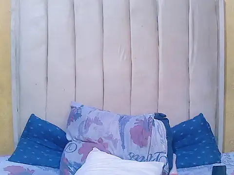 Snapshot of Tokyoxx25 chatting on 12.19.25 Tokyoxx25 online show from 12.19.25