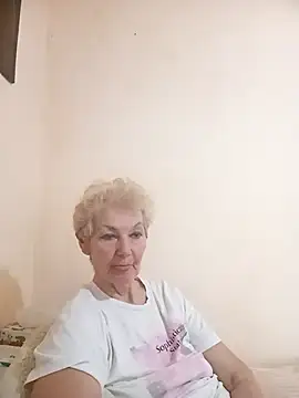Snapshot of Calypso-Loove chatting on 04.18.26 Calypso-Loove online show from 04.18.26
