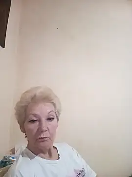 Snapshot of Calypso-Loove chatting on 04.20.26 Calypso-Loove online show from 04.20.26
