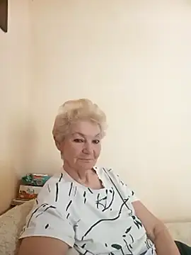 Snapshot of Calypso-Loove chatting on 04.23.26 Calypso-Loove online show from 04.23.26