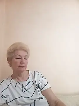Snapshot of Calypso-Loove chatting on 04.25.26 Calypso-Loove online show from 04.25.26