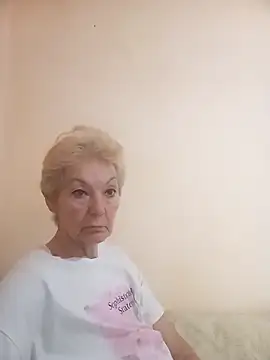 Snapshot of Calypso-Loove chatting on 04.26.26 Calypso-Loove online show from 04.26.26