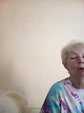 Snapshot of Calypso-Loove chatting on 04.27.26 Calypso-Loove online show from 04.27.26