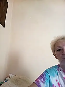 Snapshot of Calypso-Loove chatting on 04.28.26 Calypso-Loove online show from 04.28.26
