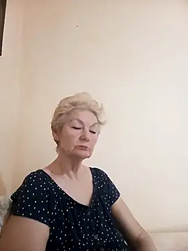 Snapshot of Calypso-Loove chatting on 05.02.26 Calypso-Loove online show from 05.02.26