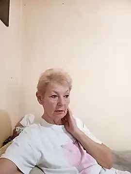 Snapshot of Calypso-Loove chatting on 05.18.26 Calypso-Loove online show from 05.18.26