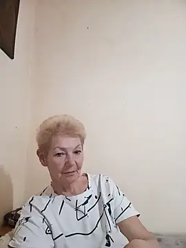 Snapshot of Calypso-Loove chatting on 05.20.26 Calypso-Loove online show from 05.20.26