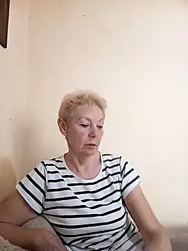 Snapshot of Calypso-Loove chatting on 05.25.26 Calypso-Loove online show from 05.25.26