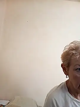 Snapshot of Calypso-Loove chatting on 05.27.26 Calypso-Loove online show from 05.27.26