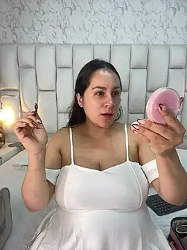 Snapshot of LissaBaker chatting on 01.08.26 LissaBaker online show from 01.08.26