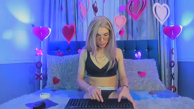 Snapshot of Lis_Pearson chatting on 02.04.26 Lis Pearson online show from 02.04.26