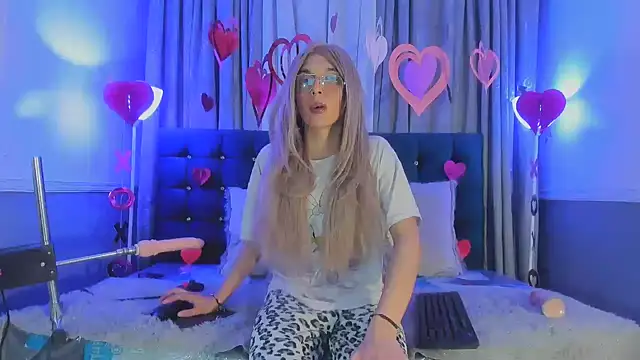 Snapshot of Lis_Pearson chatting on 02.06.26 Lis Pearson online show from 02.06.26