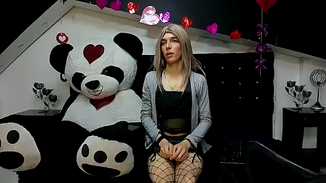 Snapshot of Lis_Pearson chatting on 02.22.26 Lis Pearson online show from 02.22.26