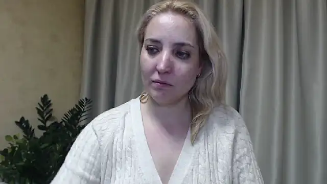 Snapshot of sweetpussy chatting on 02.09.25 sweetpussy online show from 02.09.25