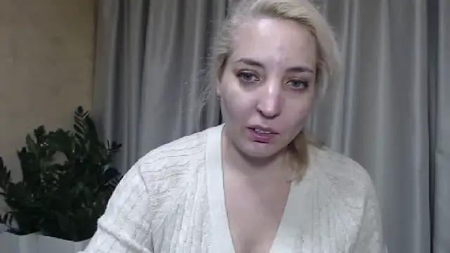 Snapshot of sweetpussy chatting on 10.05.25 sweetpussy online show from 10.05.25