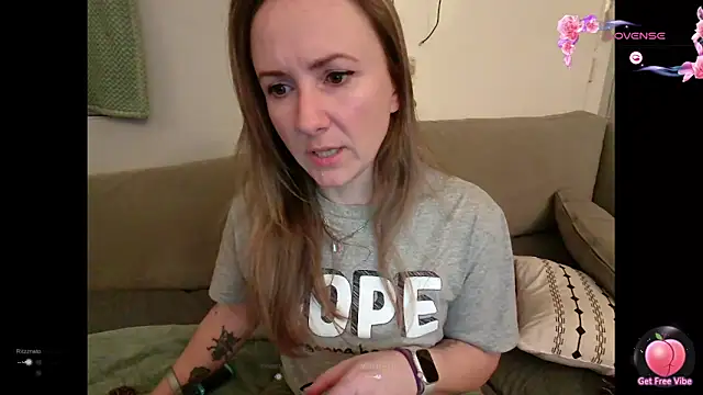 Snapshot of alluringpixie chatting on 01.05.26 alluringpixie online show from 01.05.26