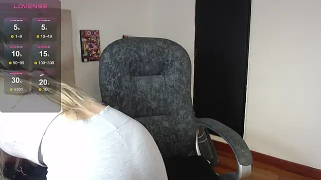 Snapshot of pal0mita chatting on 01.08.26 pal0mita online show from 01.08.26