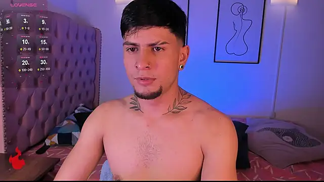 Snapshot of vaalentiino chatting on 02.06.26 vaalentiino online show from 02.06.26