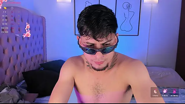 Snapshot of vaalentiino chatting on 02.20.26 vaalentiino online show from 02.20.26