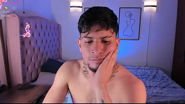 Snapshot of vaalentiino chatting on 02.21.26 vaalentiino online show from 02.21.26