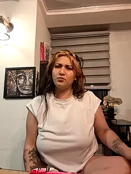 Snapshot of Magenta_Moon chatting on 01.13.26 Magenta Moon online show from 01.13.26