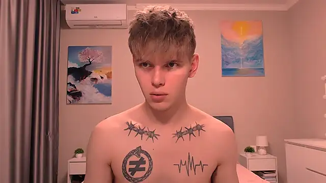 Snapshot of Fredd_Xanders chatting on 12.14.25 Fredd Xanders online show from 12.14.25