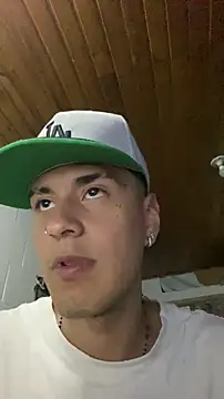 Snapshot of JhonCas44 chatting on 12.19.25 JhonCas44 online show from 12.19.25