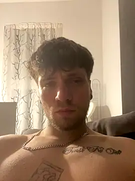 Snapshot of squty chatting on 12.18.25 squty online show from 12.18.25